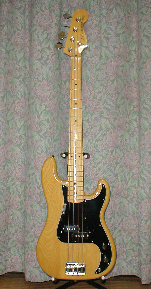 FENDER JAPAN　PB70-85US